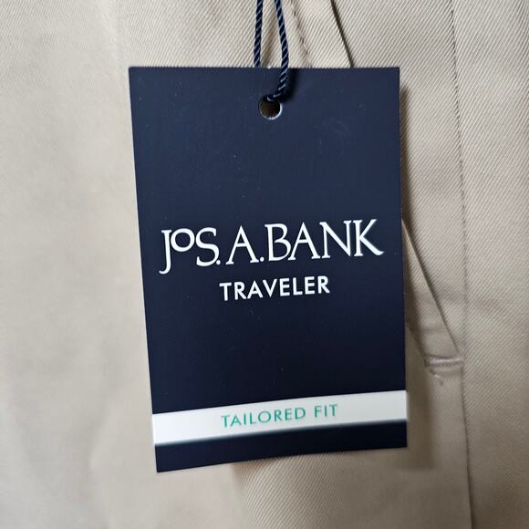 NWT Men's Jos A Banks Tailored Fit Traveler Performance Shorts TAN  size 40R - Picture 4 of 10